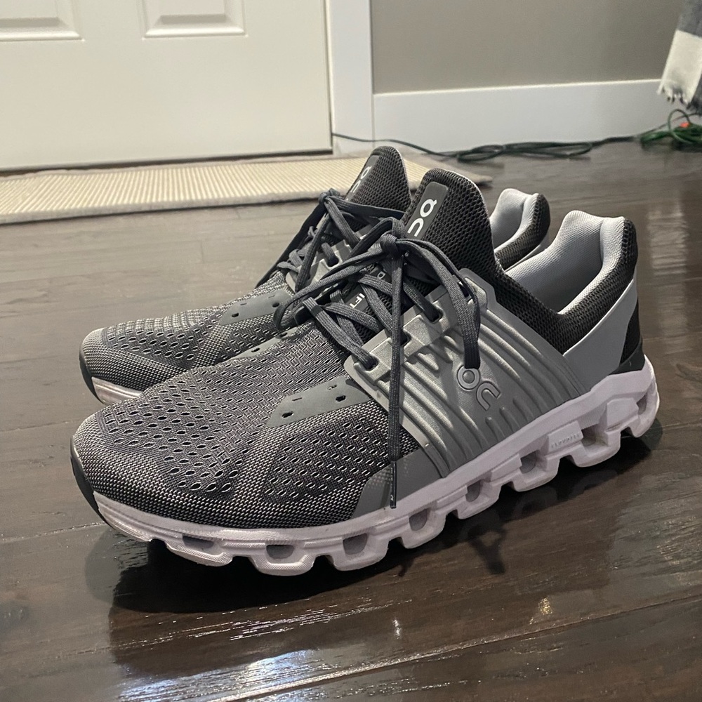 On cloud running shoe